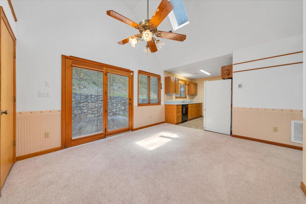 6505 Poage Valley Road Roanoke, VA 24018 - Photo 15 of 53 15-MIB05010