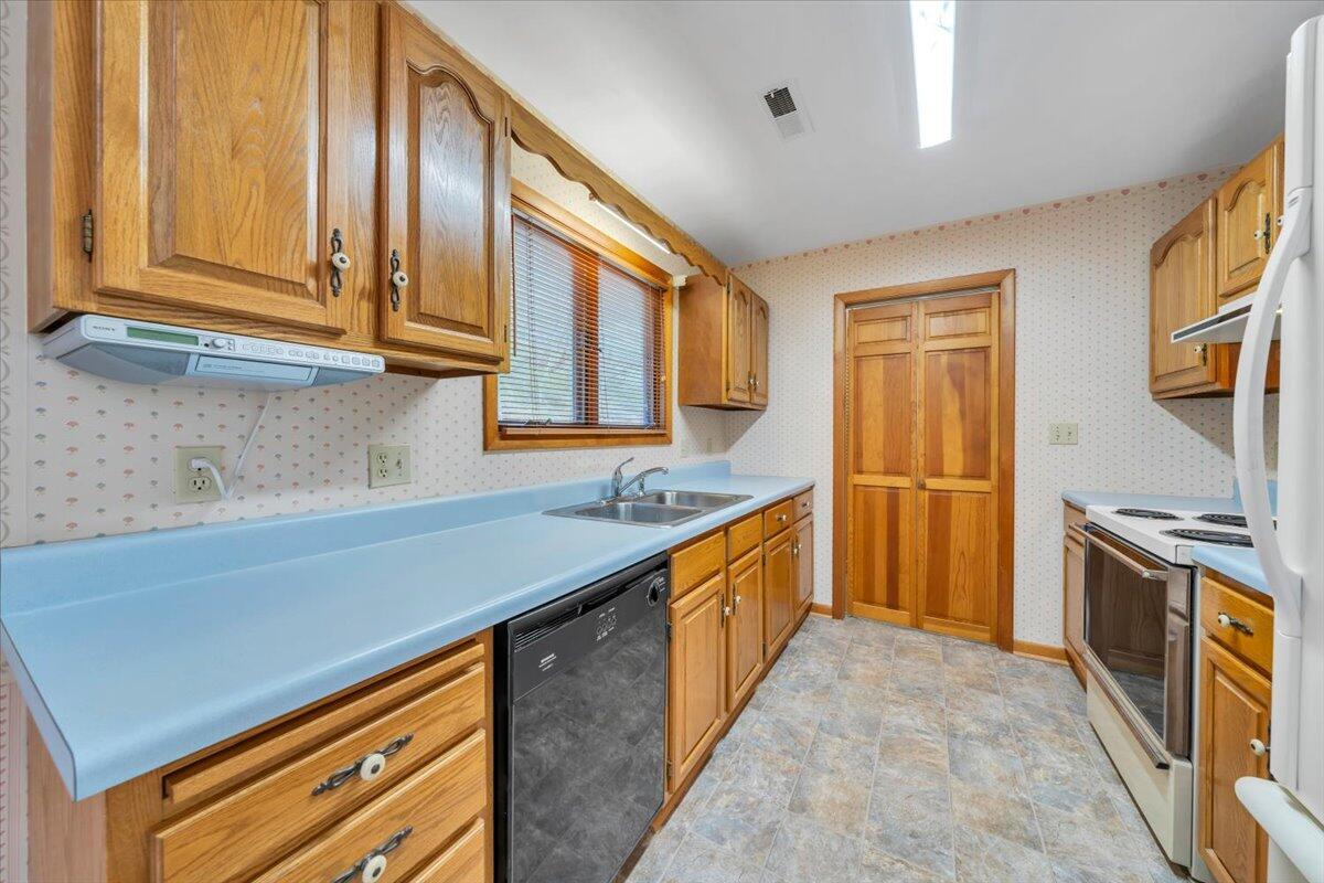 6505 Poage Valley Road Roanoke, VA 24018 - Photo 18 of 53 18-MIB05019