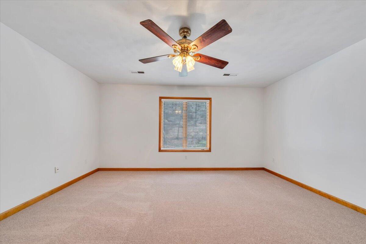 6505 Poage Valley Road Roanoke, VA 24018 - Photo 25 of 53 25-MIB05040