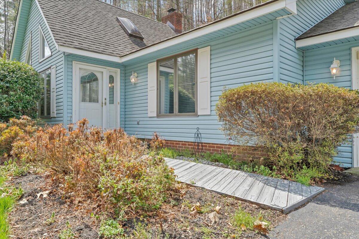 6505 Poage Valley Road Roanoke, VA 24018 - Photo 4 of 53 04-MIB05121