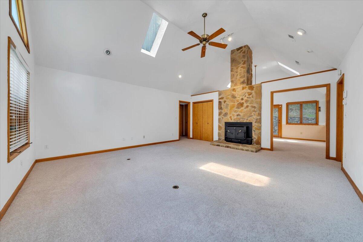 6505 Poage Valley Road Roanoke, VA 24018 - Photo 6 of 53 06-MIB04977