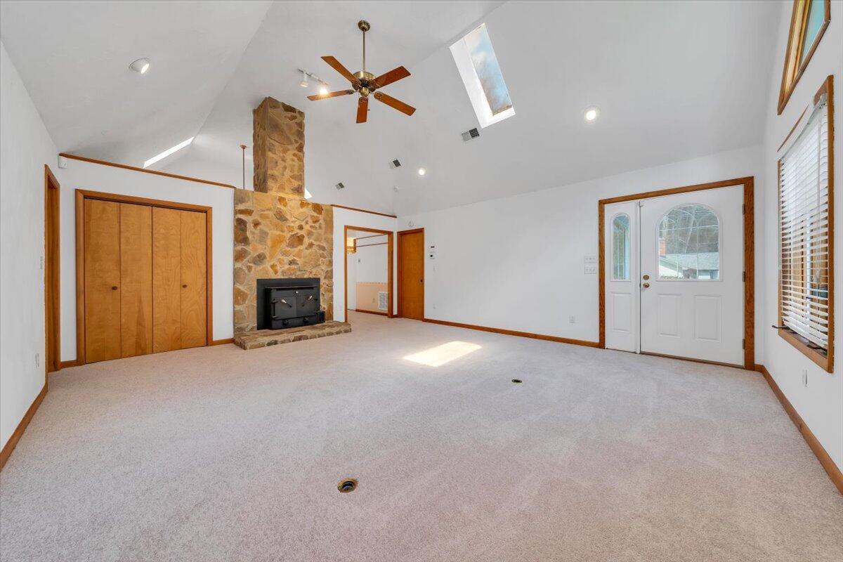 6505 Poage Valley Road Roanoke, VA 24018 - Photo 8 of 53 08-MIB04983