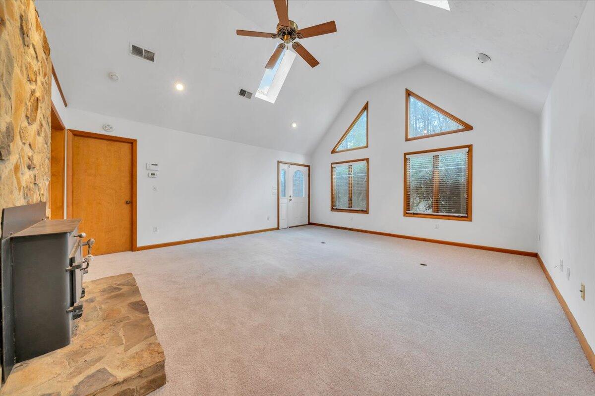 6505 Poage Valley Road Roanoke, VA 24018 - Photo 10 of 53 10-MIB04992