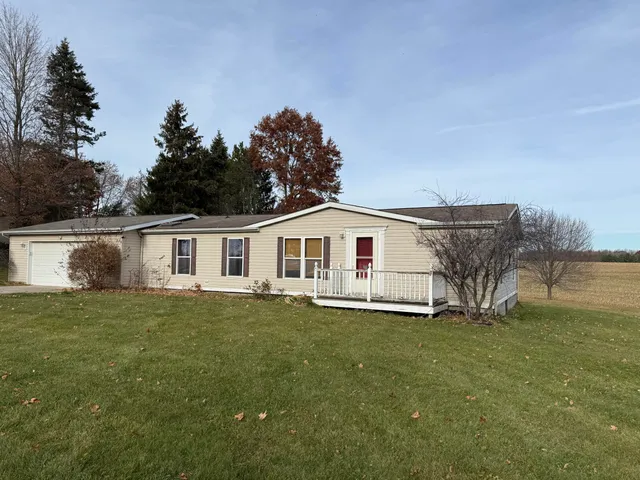 $199,900 | 10894 West Grand River Avenue, Lowell, MI 49331