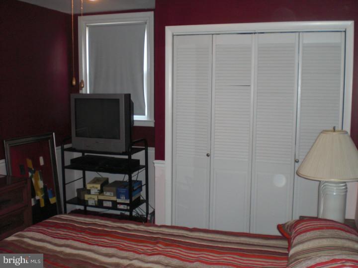 2004 Tomlinson Road Philadelphia, PA 19116 - Photo 9 of 17 Bedroom - Main