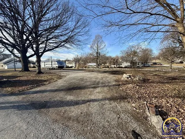 $16,000 | 401 Kickapoo Street, Hiawatha, KS 66434