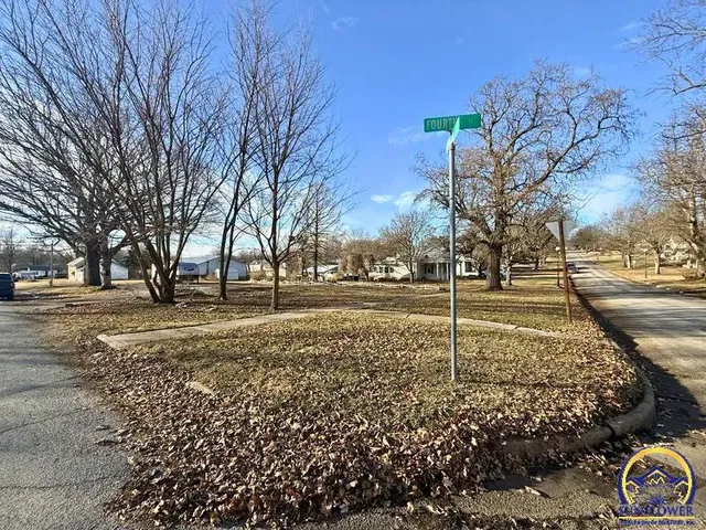 $16,000 | 401 Kickapoo Street, Hiawatha, KS 66434