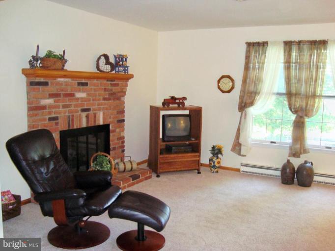 3982 Rye Lane Monrovia, MD 21770 - Photo 11 of 26 Family Room