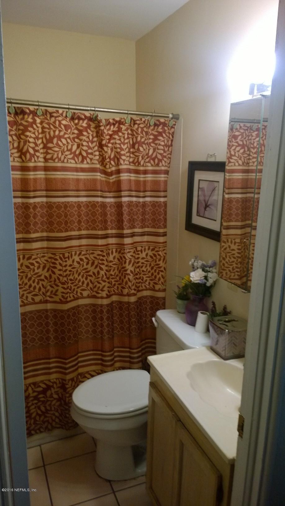 9842 Buncome Road Jacksonville, FL 32246 - Photo 11 of 17 Bathroom