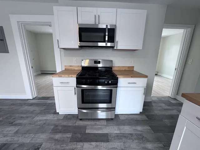 $2,400 | 116-118 Lawrence Street, Unit 2, Clinton, MA 01510