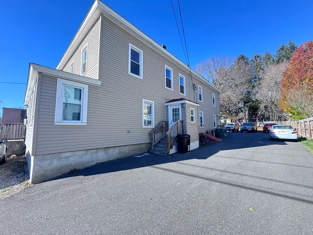 $2,400 | 116-118 Lawrence Street, Unit 2, Clinton, MA 01510