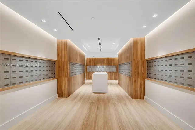 $14,000 | 2301 Collins Avenue, Unit 1533, Miami Beach, FL 33139