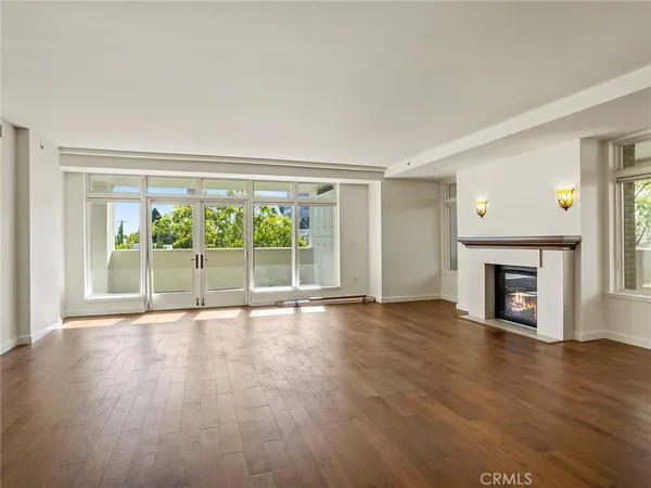 $1,719,917 | 920 Granite Drive, Unit 213, Pasadena, CA 91101