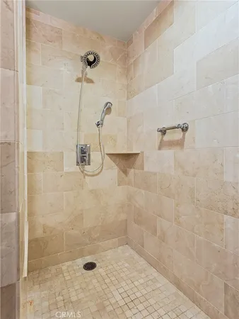 $1,719,917 | 920 Granite Drive, Unit 213, Pasadena, CA 91101