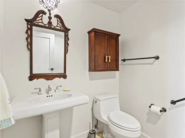 $1,719,917 | 920 Granite Drive, Unit 213, Pasadena, CA 91101