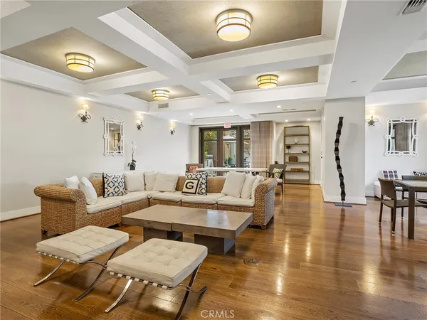 $1,719,917 | 920 Granite Drive, Unit 213, Pasadena, CA 91101