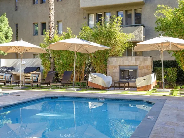 $1,719,917 | 920 Granite Drive, Unit 213, Pasadena, CA 91101