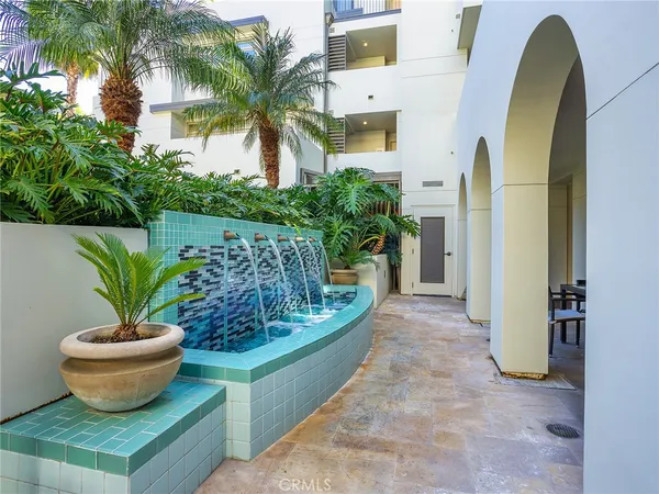 $1,719,917 | 920 Granite Drive, Unit 213, Pasadena, CA 91101