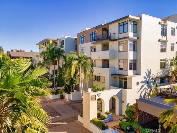 $1,719,917 | 920 Granite Drive, Unit 213, Pasadena, CA 91101