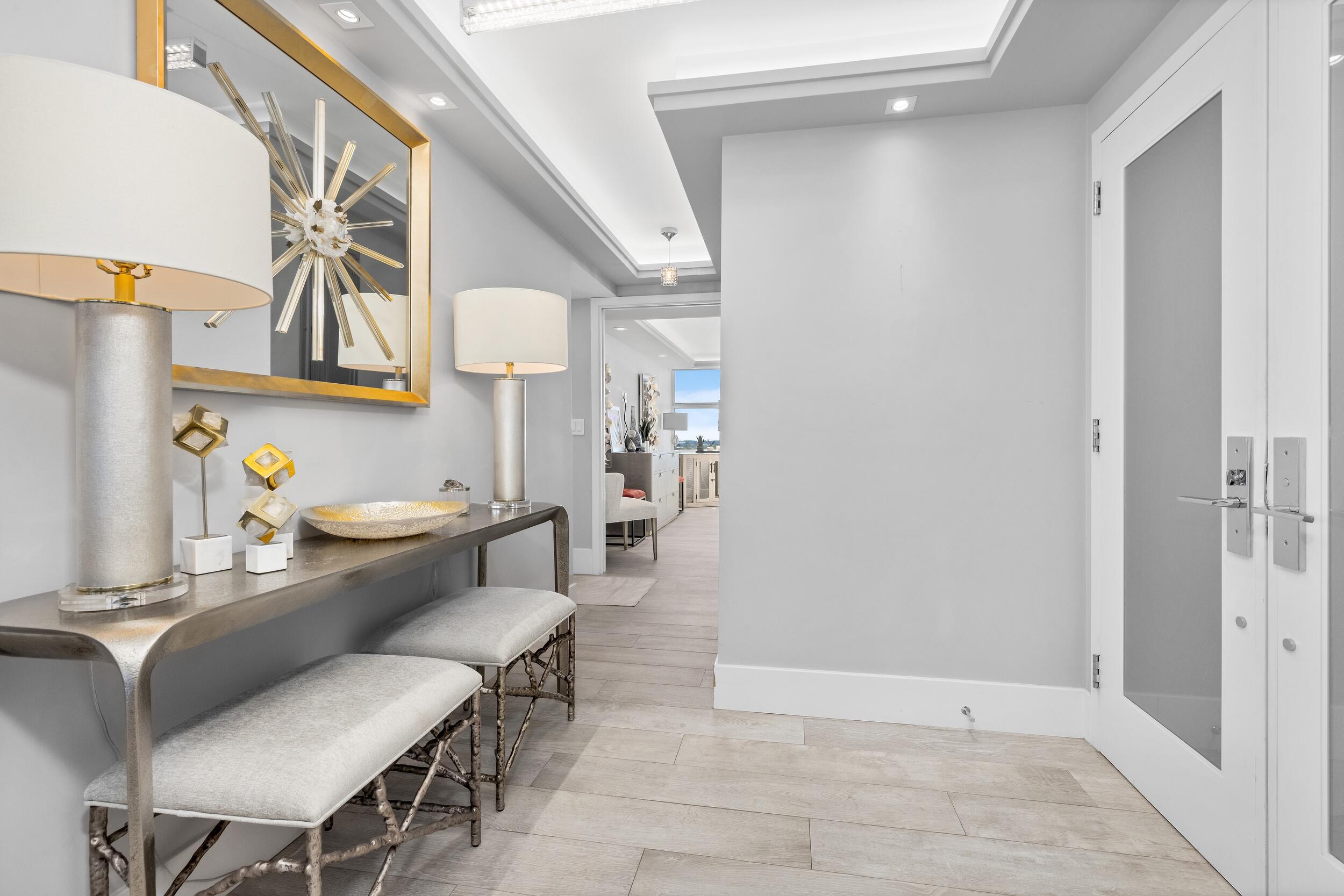 2800 South Ocean Boulevard, Unit 18F Boca Raton, FL 33432 - Photo 16 of 33 Foyer