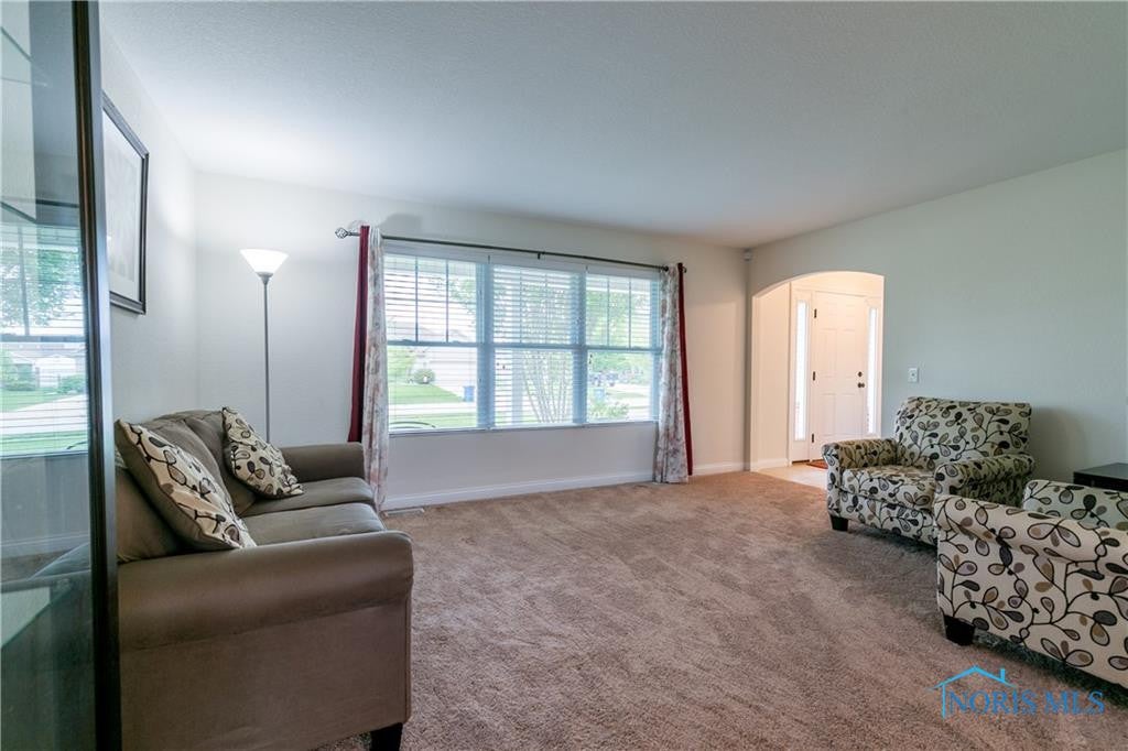 7054 Saddleback Road Maumee, OH 43537 - Photo 6 of 36 Gallery Image 6