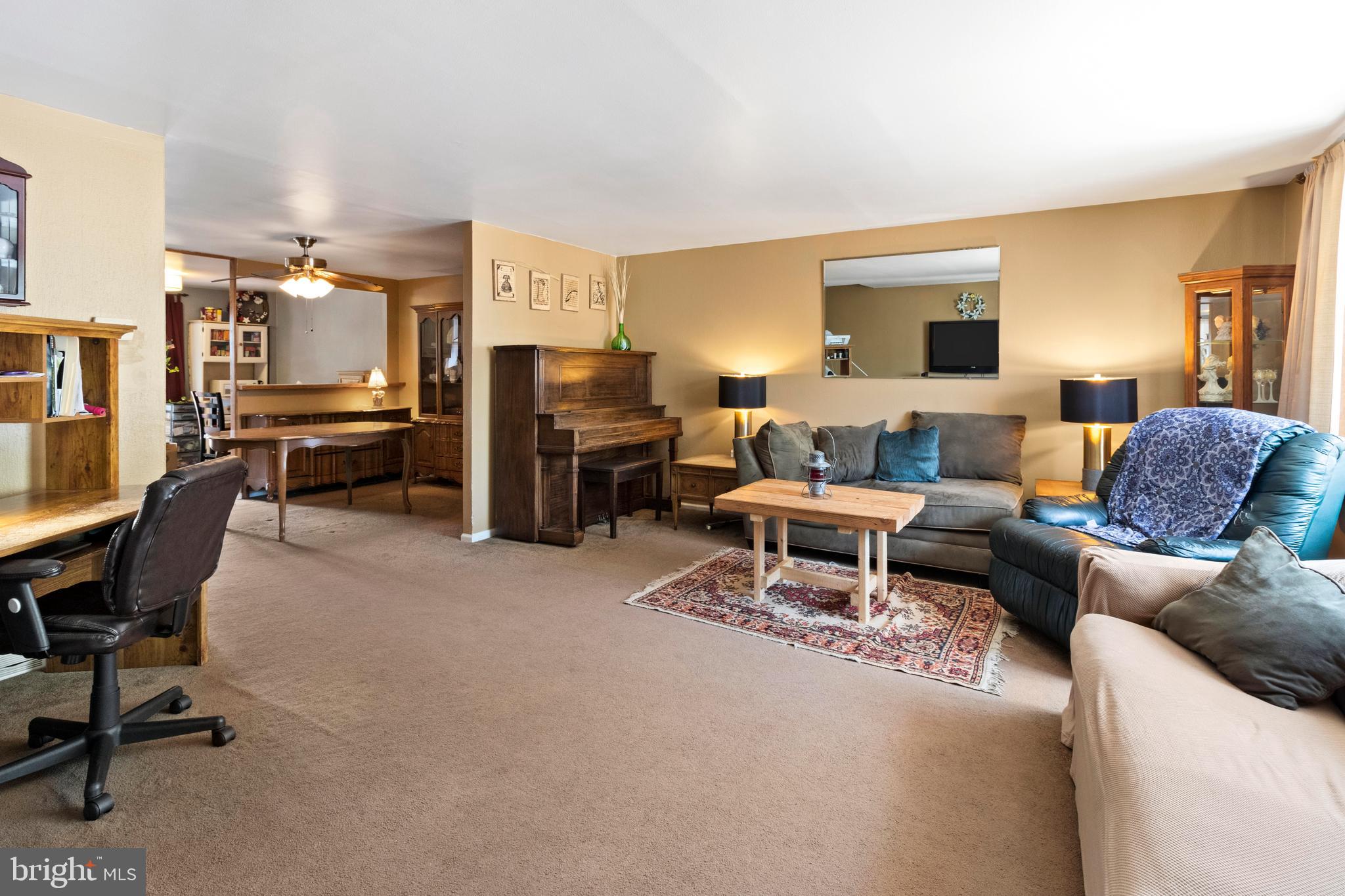4408 Greenmount Road Philadelphia, PA 19154 - Photo 3 of 28 Living Room view as you enter the home