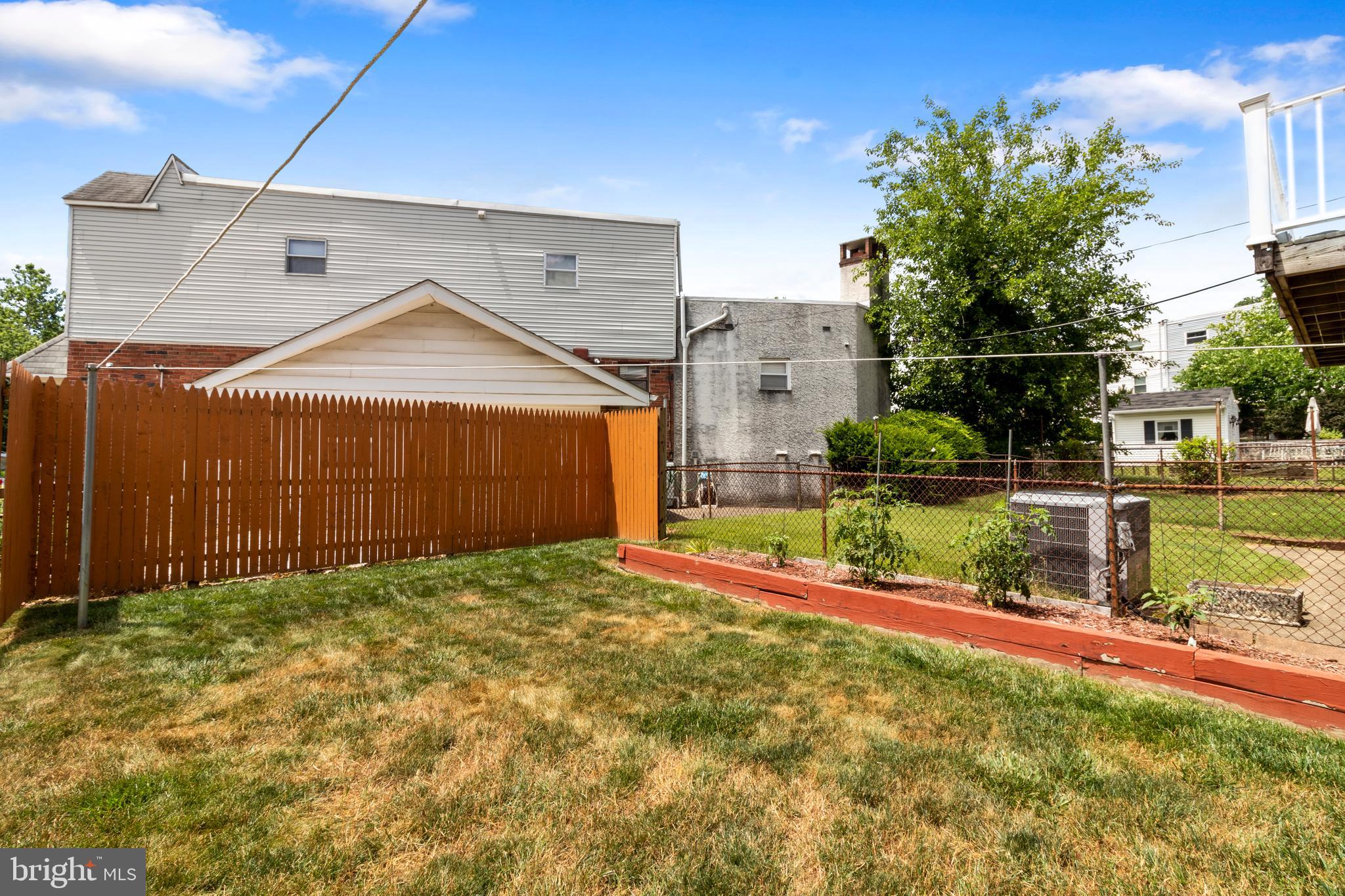 4408 Greenmount Road Philadelphia, PA 19154 - Photo 25 of 28 Backyard with garden