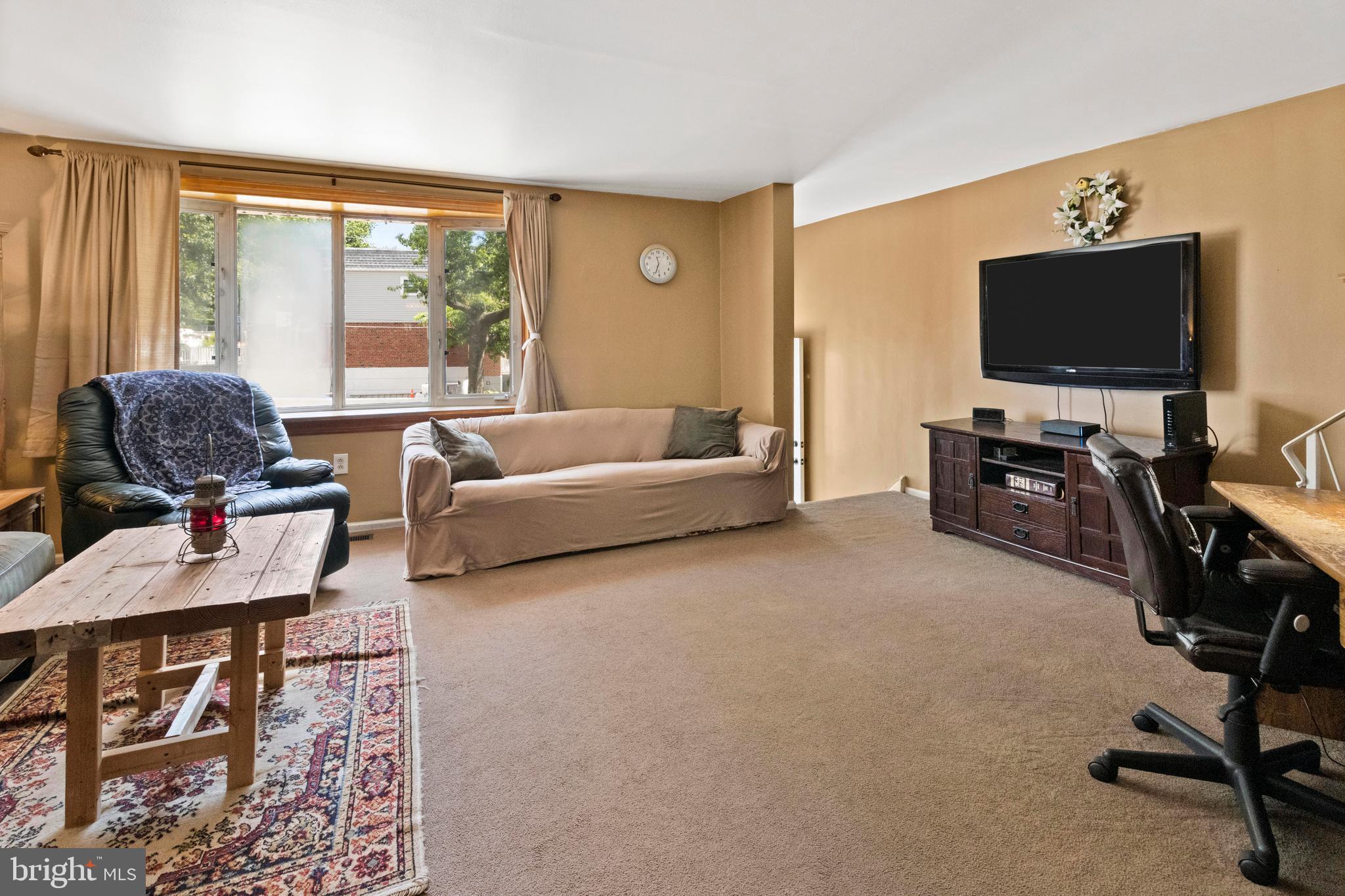 4408 Greenmount Road Philadelphia, PA 19154 - Photo 5 of 28 Living Room view from the Dining Room