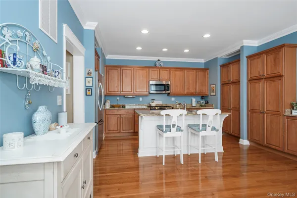 $775,000 | 15 Cowdrey Street, Warwick, NY 10990