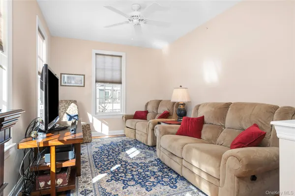 $775,000 | 15 Cowdrey Street, Warwick, NY 10990