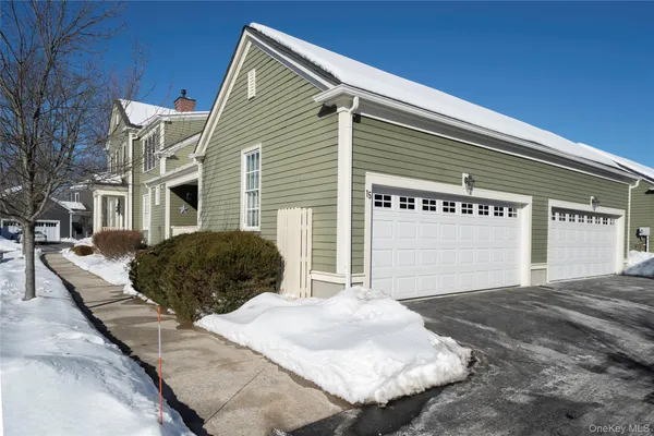 $775,000 | 15 Cowdrey Street, Warwick, NY 10990
