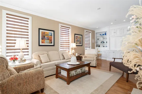 $775,000 | 15 Cowdrey Street, Warwick, NY 10990