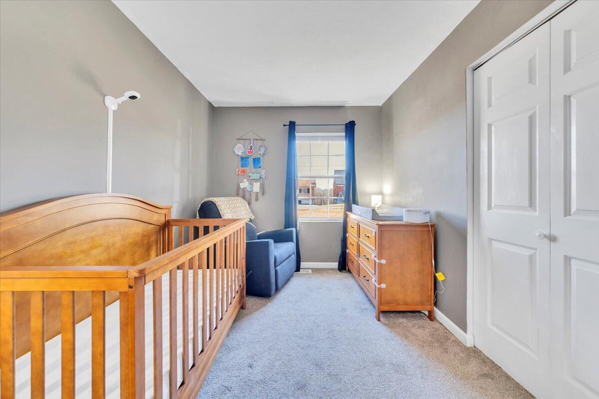 2624 Radford Road Northeast Roanoke, VA 24012 - Photo 20 of 55 a view of a bathroom with tub and sink