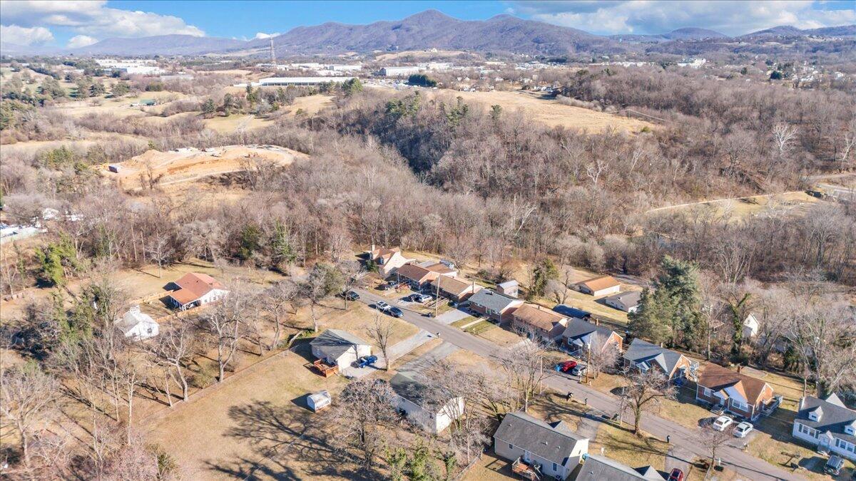 2624 Radford Road Northeast Roanoke, VA 24012 - Photo 51 of 55 an aerial view of multiple house