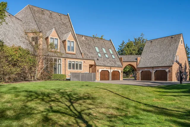 $5,999,000 | 34 Bridlewood Road, Northbrook, IL 60062
