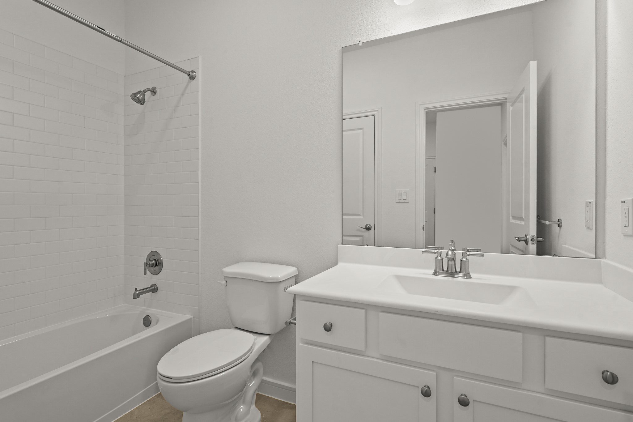 2811 Clapbread Lane Rosenberg, TX 77471 - Photo 18 of 29 Hall bath (*Photo not of actual home and used for illustration purposes only.)