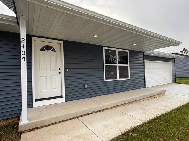 $325,000 | 2405 Harvard Drive, Janesville, WI 53548