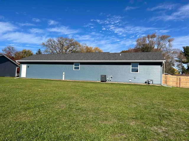 $325,000 | 2405 Harvard Drive, Janesville, WI 53548