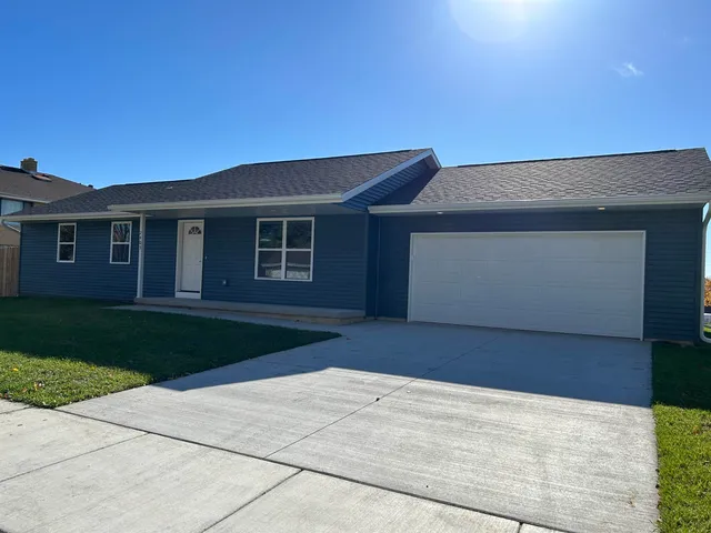 $325,000 | 2405 Harvard Drive, Janesville, WI 53548