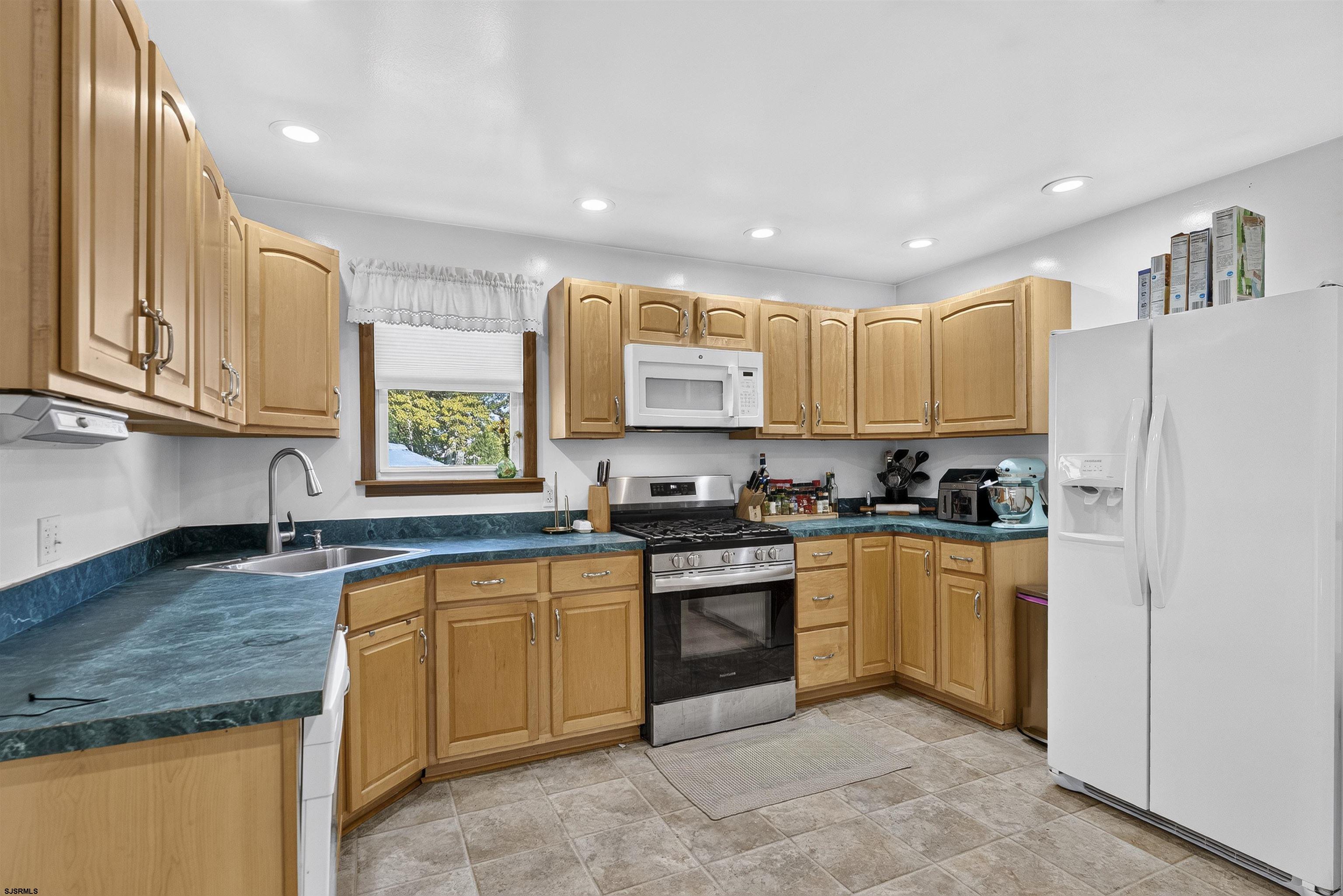 421 Shore Road Somers Point, NJ 08244 - Photo 18 of 45 Gallery Image 18