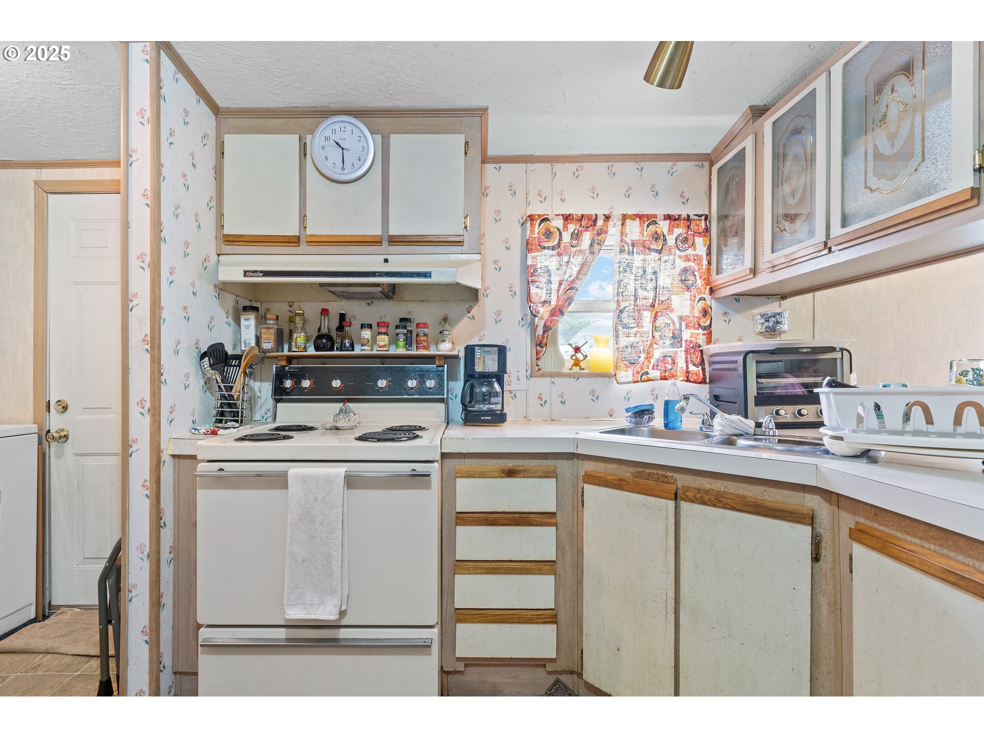 59 Manor Loop Roseburg, OR 97471 - Photo 13 of 35