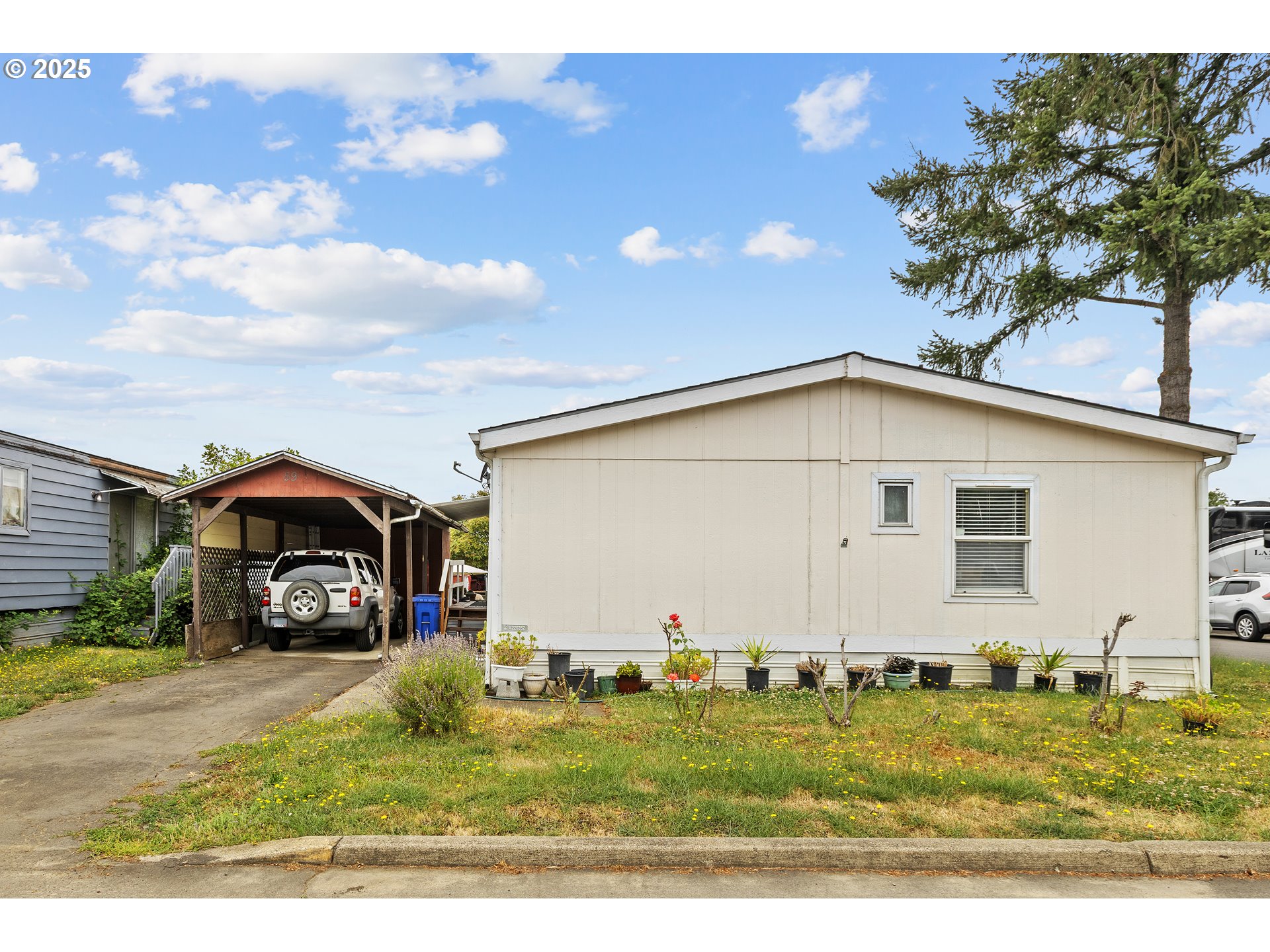 59 Manor Loop Roseburg, OR 97471 - Photo 2 of 35