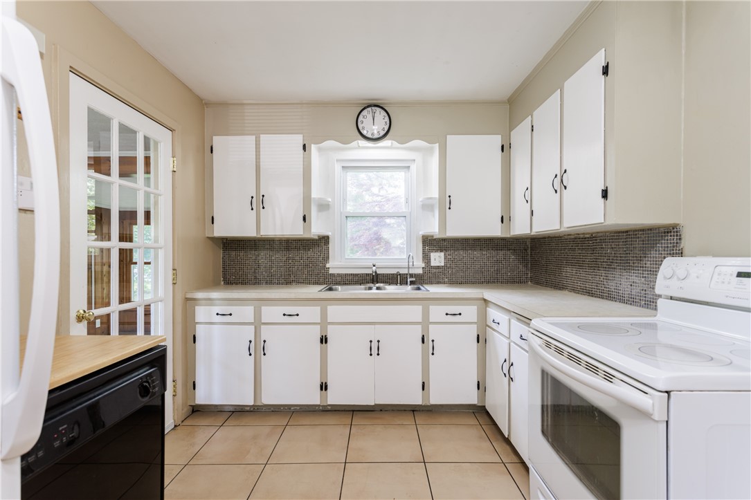 89 Arlidge Drive Greece, NY 14616 - Photo 4 of 23