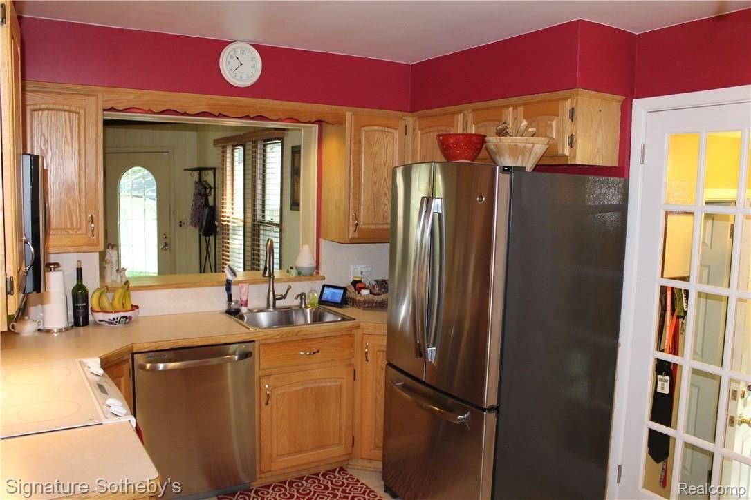 1748 Prestwick Road Grosse Pointe, MI 48236 - Photo 12 of 24 IMG_0991.jpg