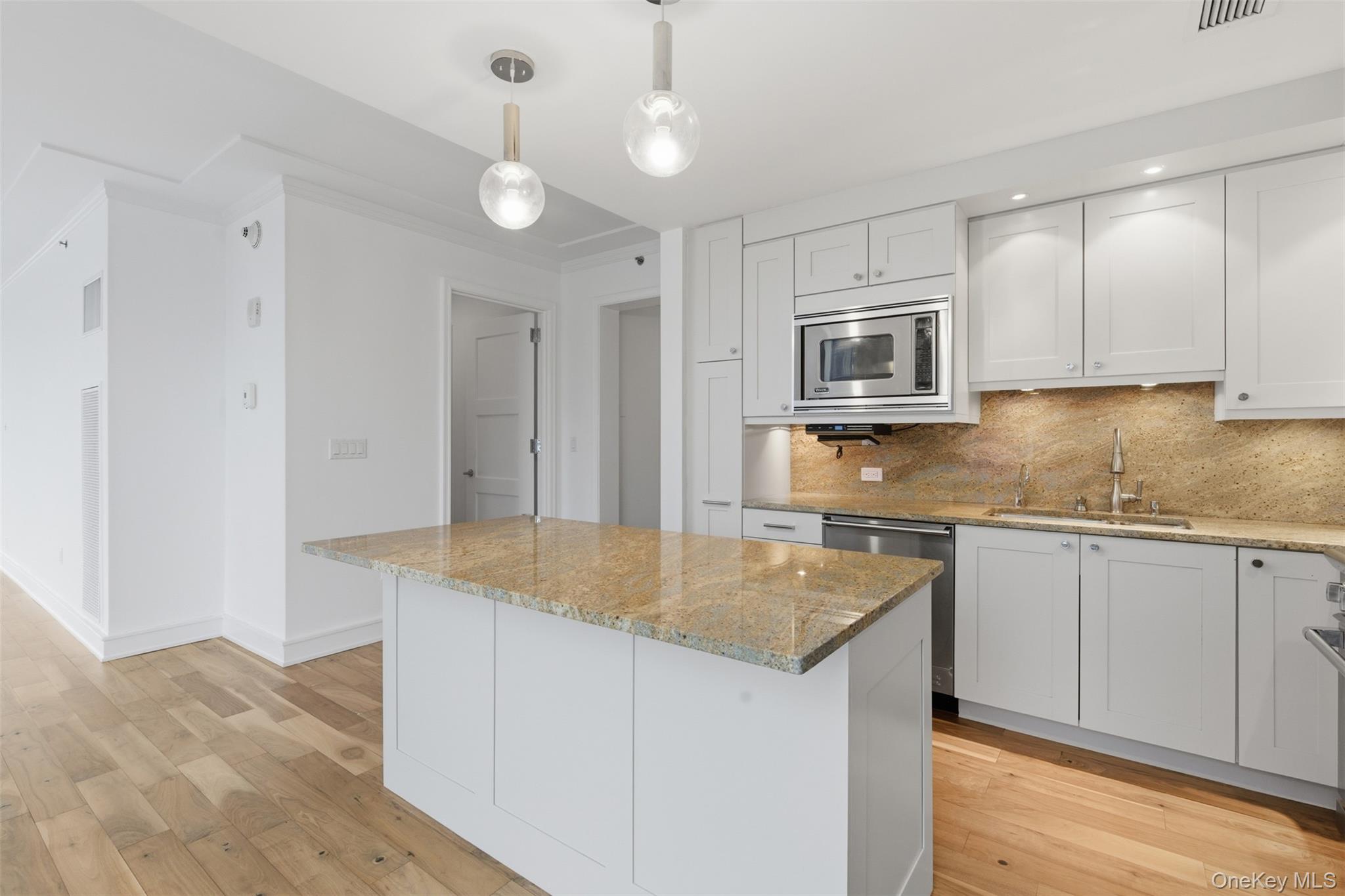 5 Renaissance Square, Unit 16D White Plains, NY 10601 - Photo 8 of 29 Fabulous meals to be prepared and eaten here