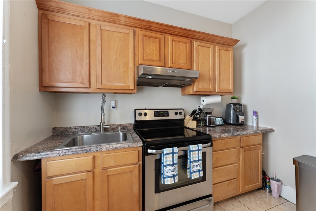 52 Cactus Street Providence, RI 02905 - Photo 5 of 29