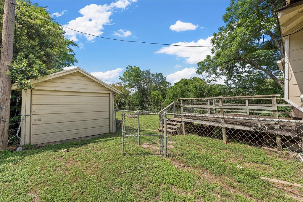 2601 Proctor Avenue Waco, TX 76708 - Photo 22 of 28 a view of a backyard
