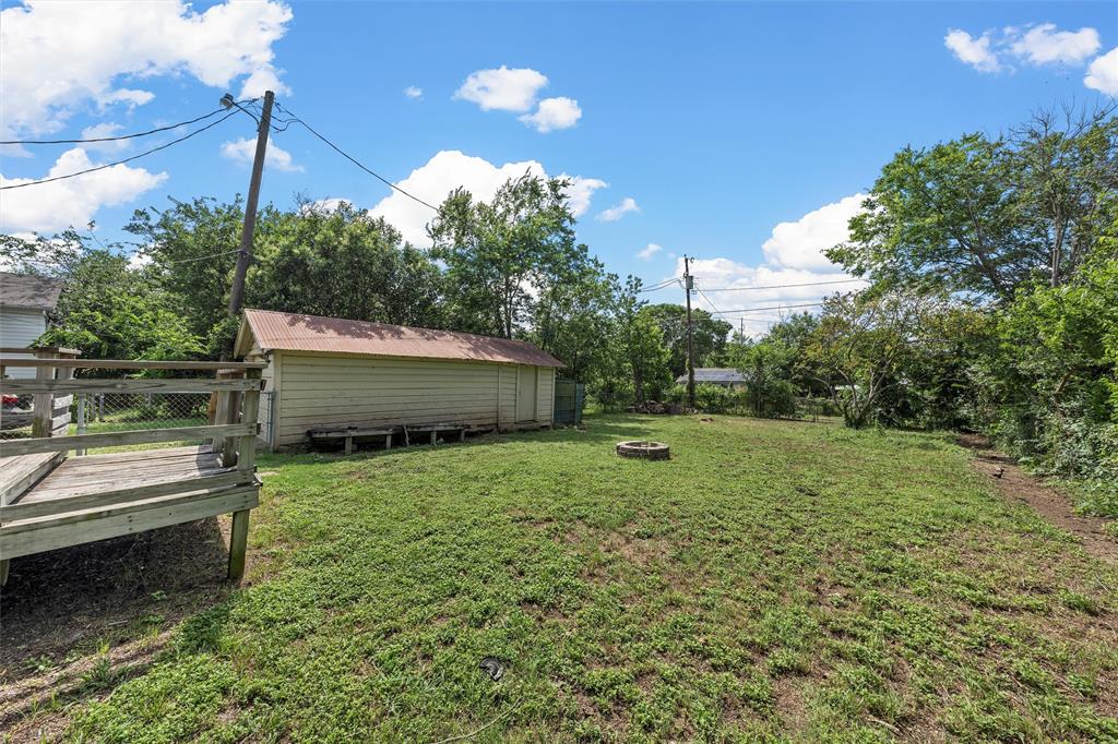 2601 Proctor Avenue Waco, TX 76708 - Photo 24 of 28 a view of a backyard
