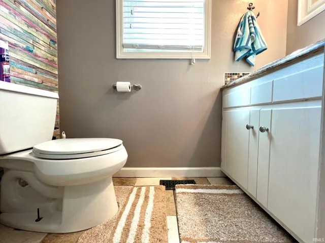 $299,900 | 801 Rocky Creek East, Bedford, IN 47421