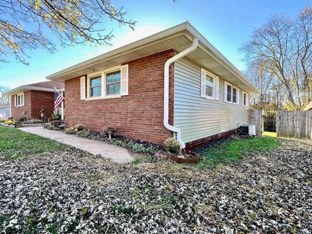 $299,900 | 801 Rocky Creek East, Bedford, IN 47421